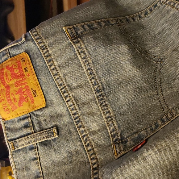 Levi 569 - Picture 4 of 4